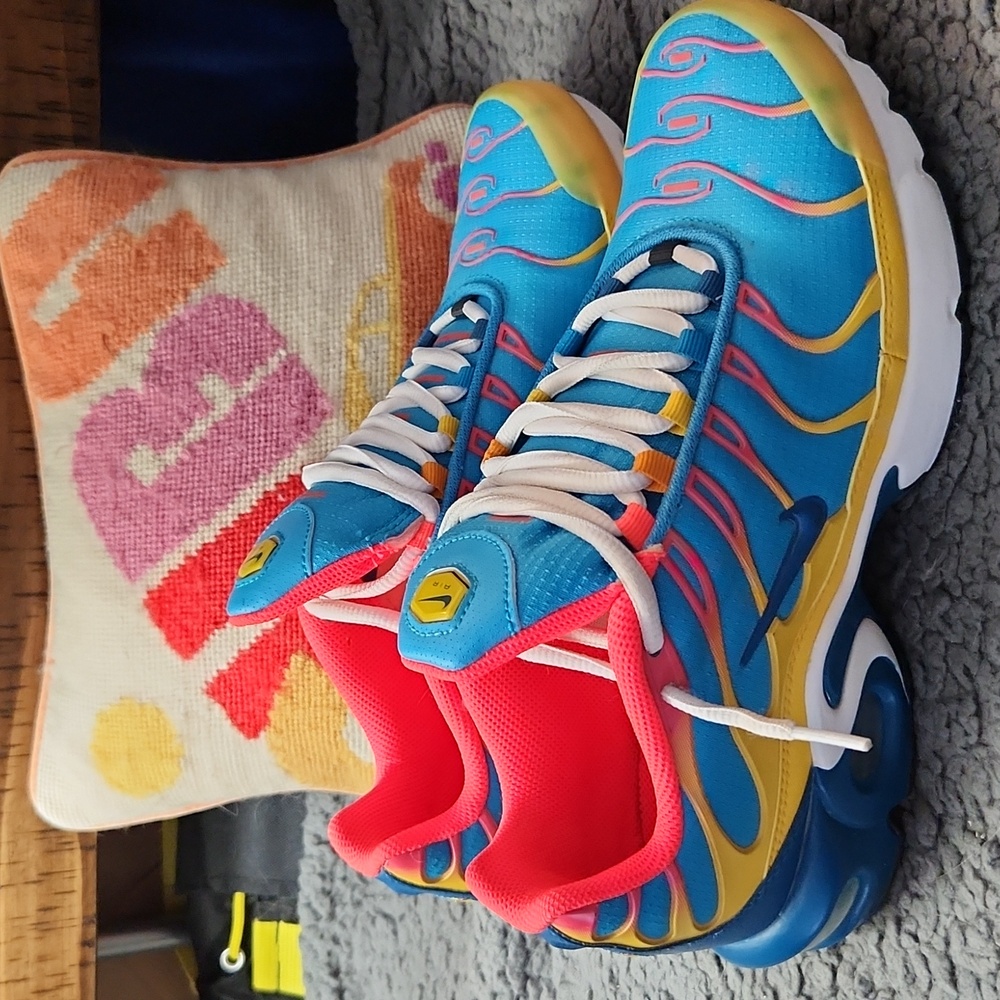 Nike Air Max Plus GS Sz 7